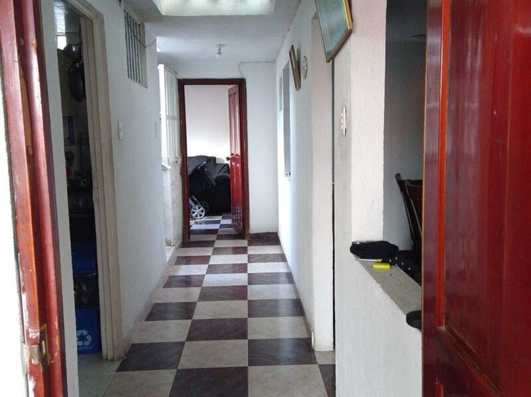 Casa de 5 alcobas en venta en Santa Yolanda, Bogotá, 144 m² · foto 8 de 15