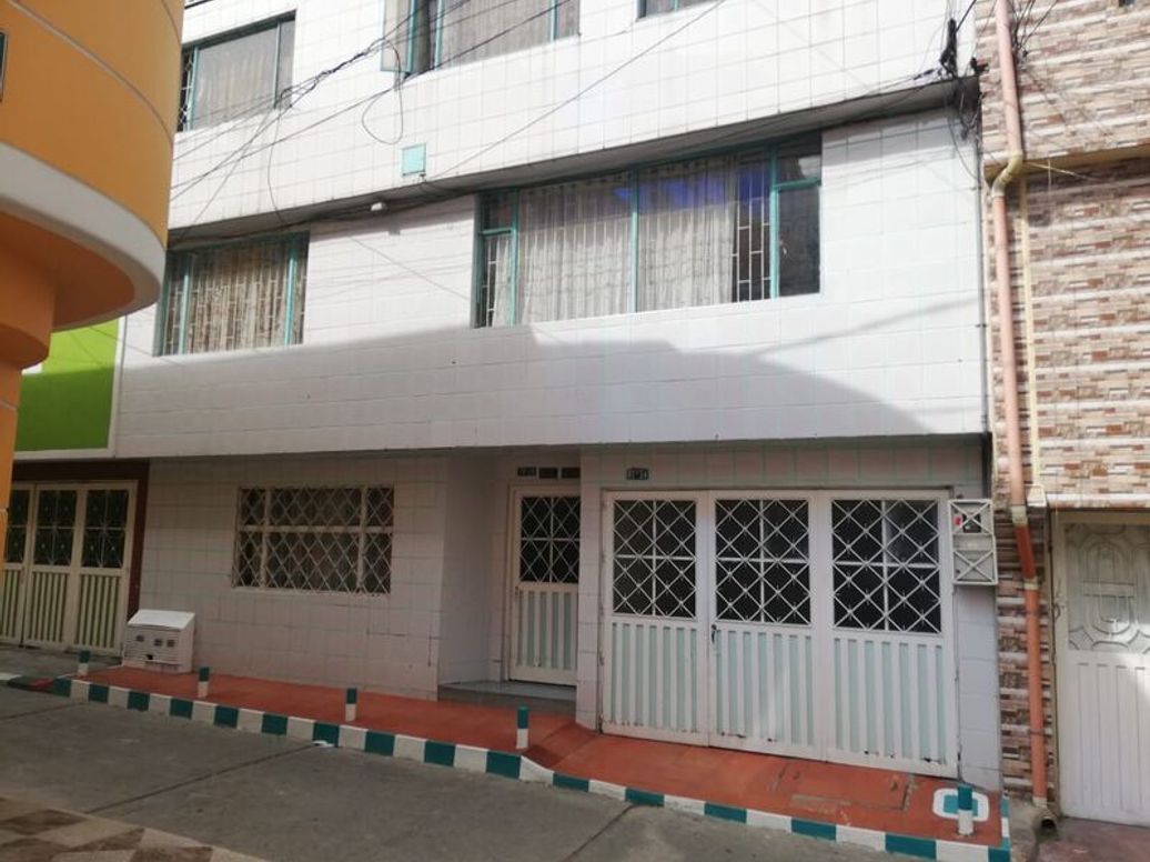 Casa de 13 alcobas en venta en Ub. Catalina, Bogotá, 342 m² · foto 7 de 11