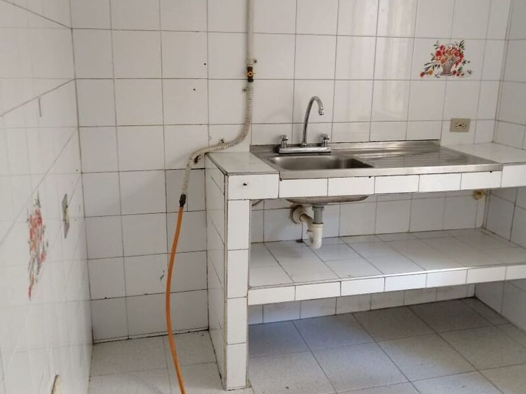 Casa de 13 alcobas en venta en Ub. Catalina, Bogotá, 342 m² · foto 3 de 11