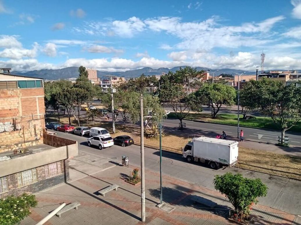 Casa de 11 alcobas en venta en Nuevo Kennedy - El Descanso, Bogotá, 288 m² · foto 7 de 10