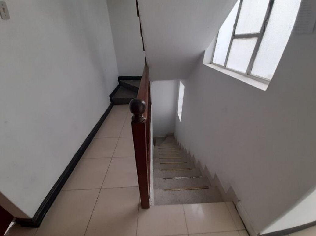 Casa de 12 alcobas en venta en Olaya, Bogotá, 378 m² · foto 8 de 20