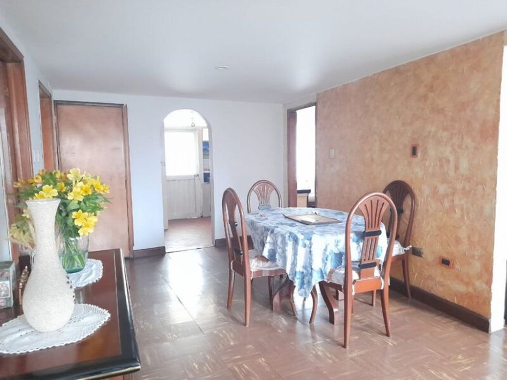 Casa de 9 alcobas en venta en La Cabaña, Bogotá, 236 m² · foto 6 de 15
