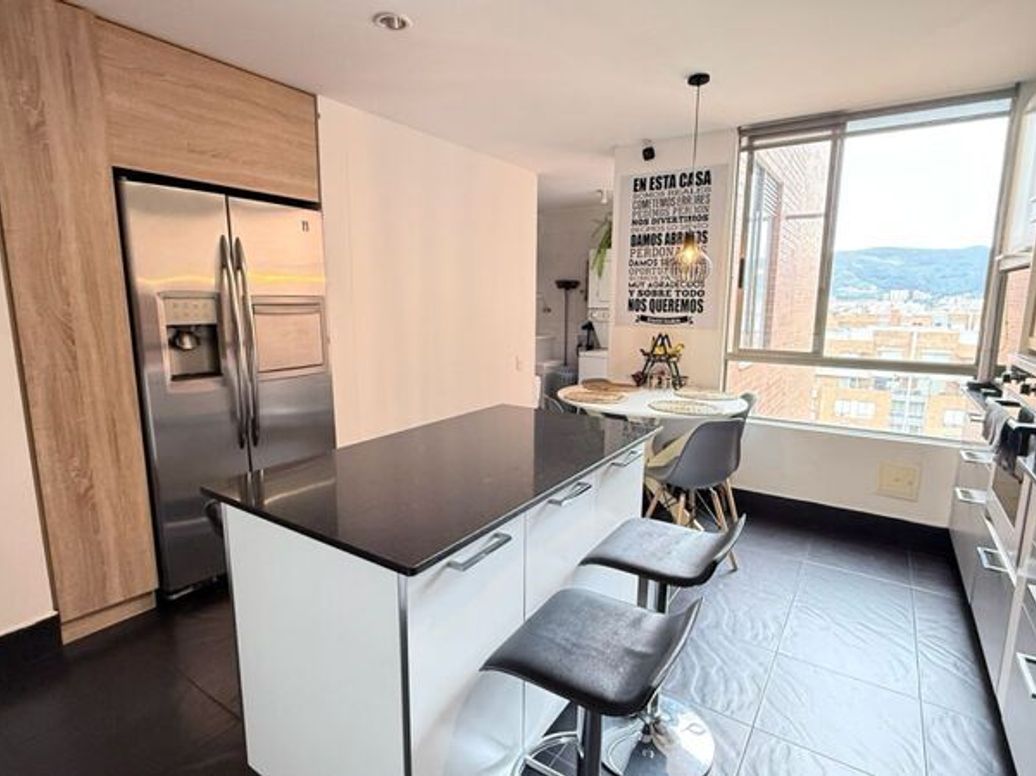Apartamento de 3 alcobas en venta en Cr Versalles, Bogotá, 182 m² · foto 5 de 20