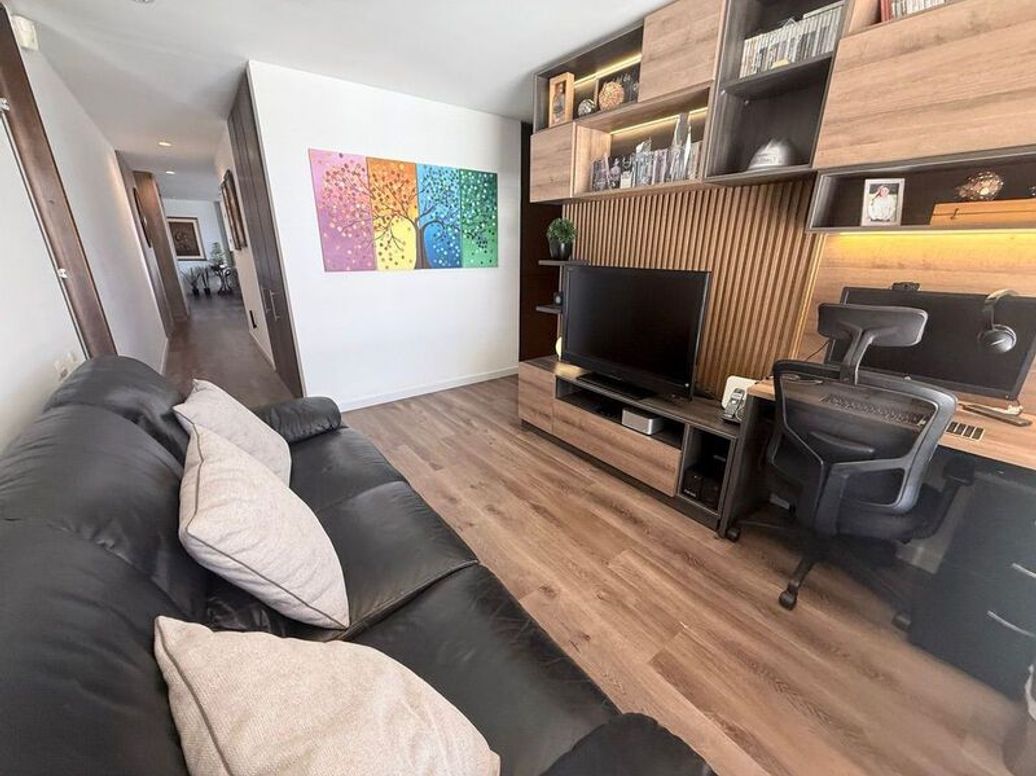 Apartamento de 3 alcobas en venta en Cr Versalles, Bogotá, 182 m² · foto 9 de 20
