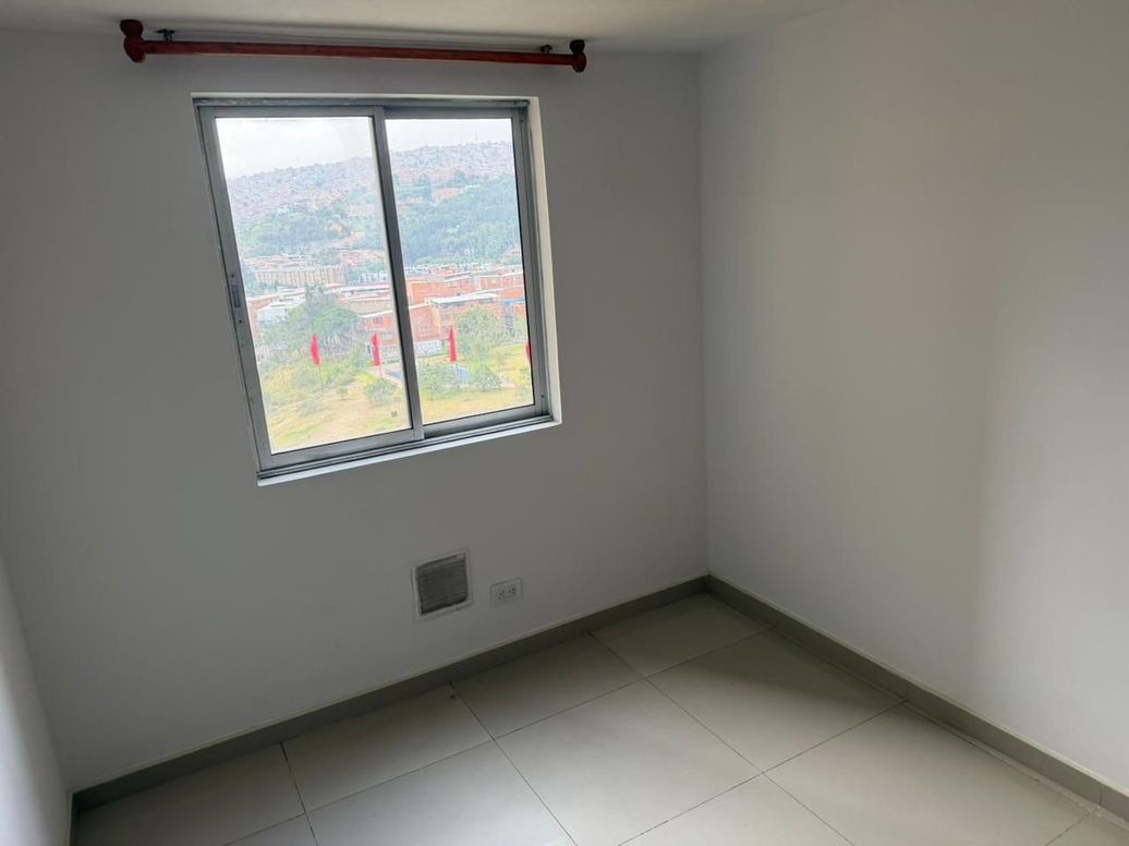 Apartamento de 3 alcobas en venta en El Ensueño, Bogotá, 63 m² · foto 2 de 16