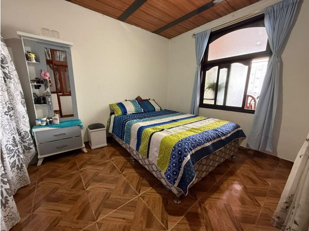 Casa de 12 alcobas en venta en Betania, Bogotá, 288 m² · foto 8 de 20