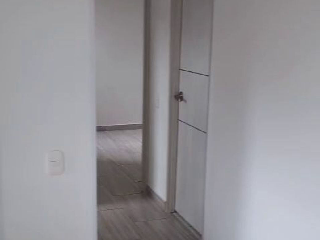 Apartamento de 2 alcobas en venta en Cjr Centenari, Bogotá, 37 m² · foto 11 de 17