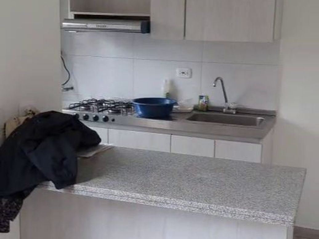 Apartamento de 2 alcobas en venta en Cjr Centenari, Bogotá, 37 m² · foto 8 de 17