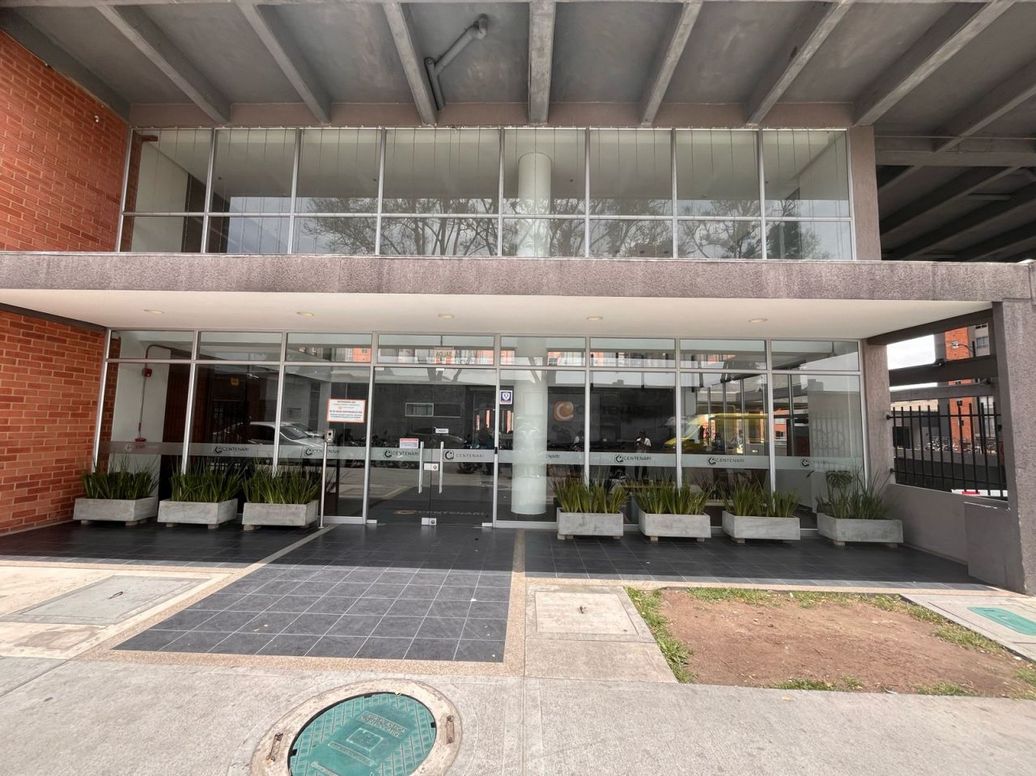 Apartamento de 2 alcobas en venta en Cjr Centenari, Bogotá, 37 m² · foto 2 de 17