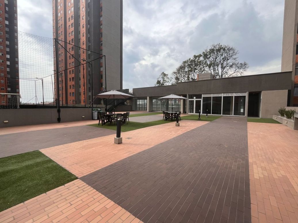 Apartamento de 2 alcobas en venta en Cjr Centenari, Bogotá, 37 m² · foto 4 de 17