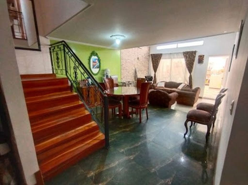 Casa de 10 alcobas en venta en Mandalay 1, Bogotá, 207 m² · foto 7 de 20