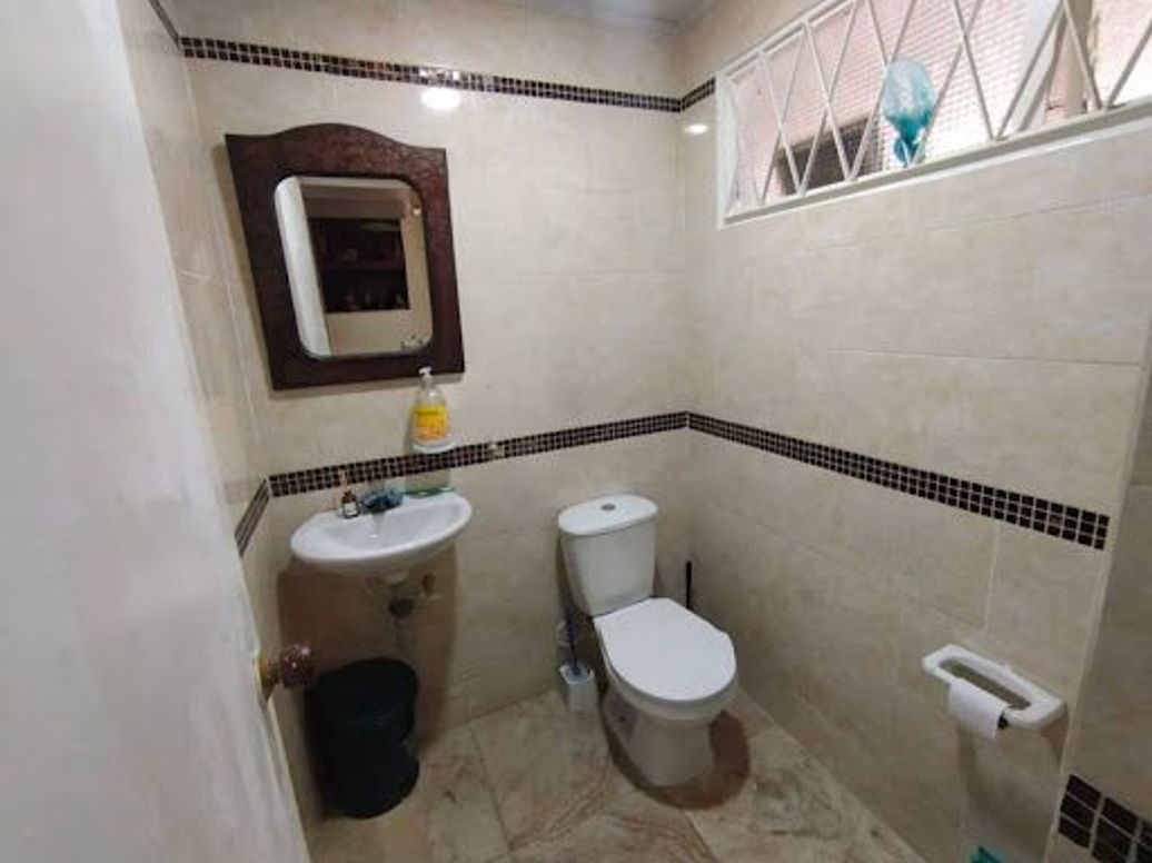 Casa de 10 alcobas en venta en Mandalay 1, Bogotá, 207 m² · foto 5 de 20