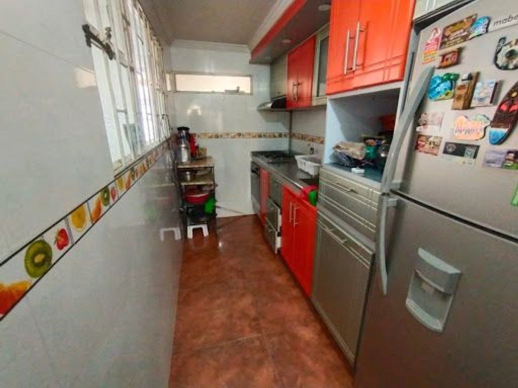 Casa de 10 alcobas en venta en Mandalay 1, Bogotá, 207 m² · foto 10 de 20