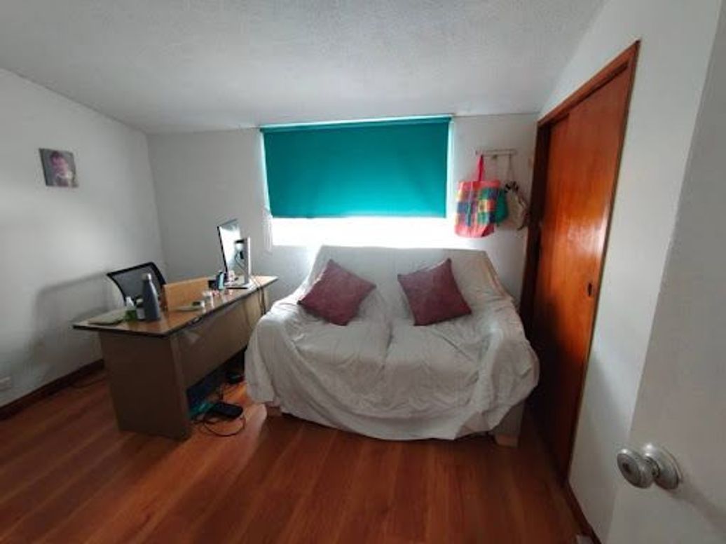 Casa de 10 alcobas en venta en Mandalay 1, Bogotá, 207 m² · foto 16 de 20