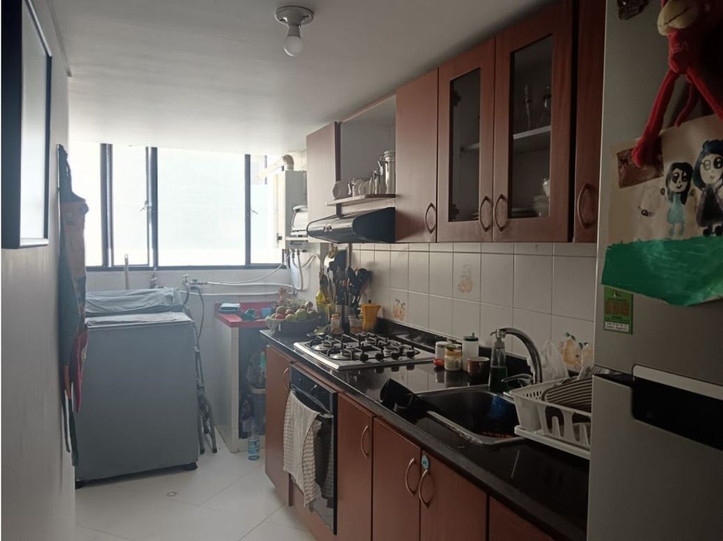 Apartamento de 3 alcobas en venta en Cedritos, Bogotá, 88 m² · foto 4 de 9