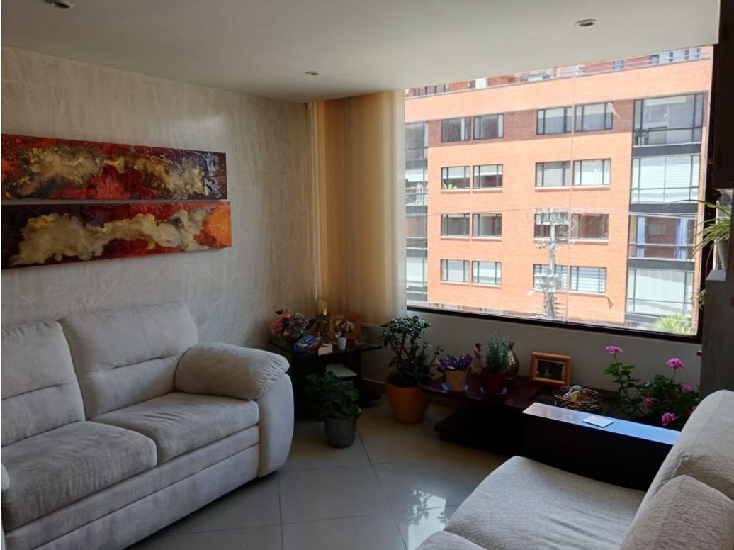Apartamento de 3 alcobas en venta en Cedritos, Bogotá, 88 m² · foto 2 de 9