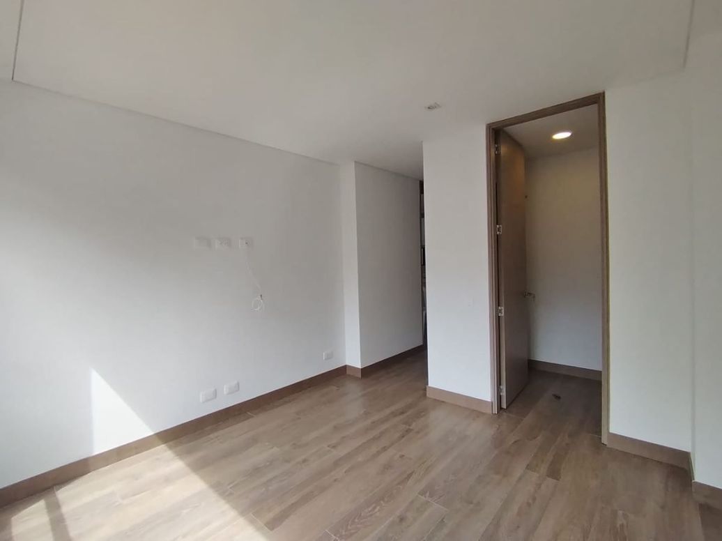Apartamento de 1 alcoba en venta en El Cedro, Bogotá, 55 m² · foto 8 de 20
