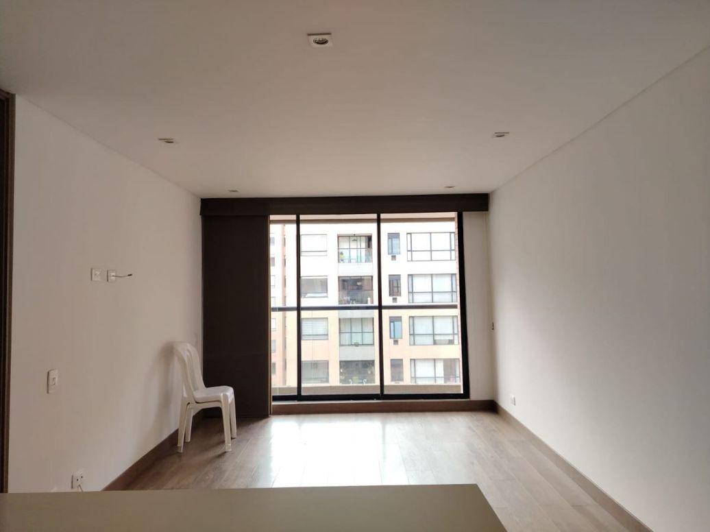Apartamento de 1 alcoba en venta en El Cedro, Bogotá, 55 m² · foto 4 de 20