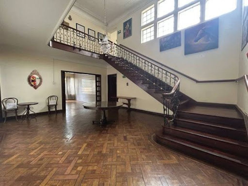 Casa de 5 alcobas en venta en La Soledad, Bogotá, 759 m² · foto 3 de 10