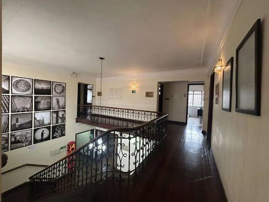 Casa de 5 alcobas en venta en La Soledad, Bogotá, 759 m² · foto 7 de 10