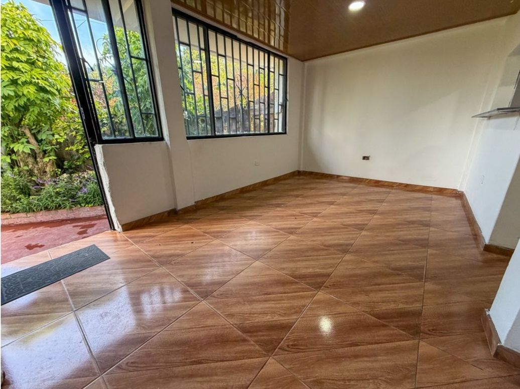 Casa de 5 alcobas en venta en San Isidro, Bogotá, 160 m² · foto 2 de 20