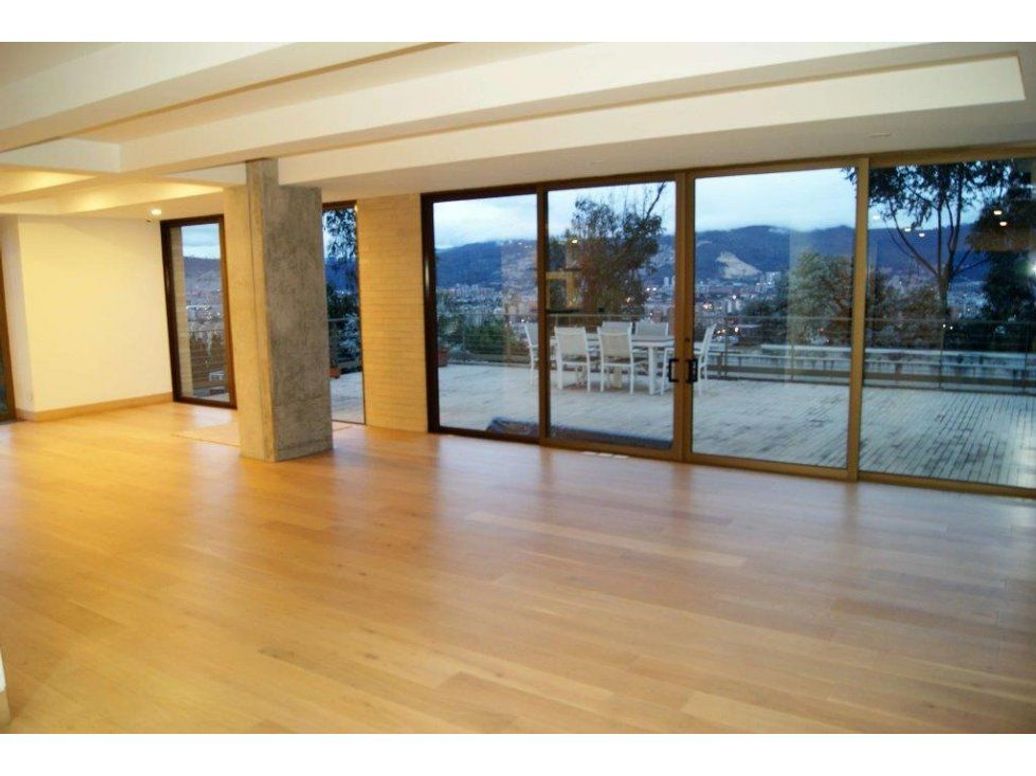 Apartamento de 3 alcobas en venta en Cerros De Suba, Bogotá, 255 m² · foto 2 de 20