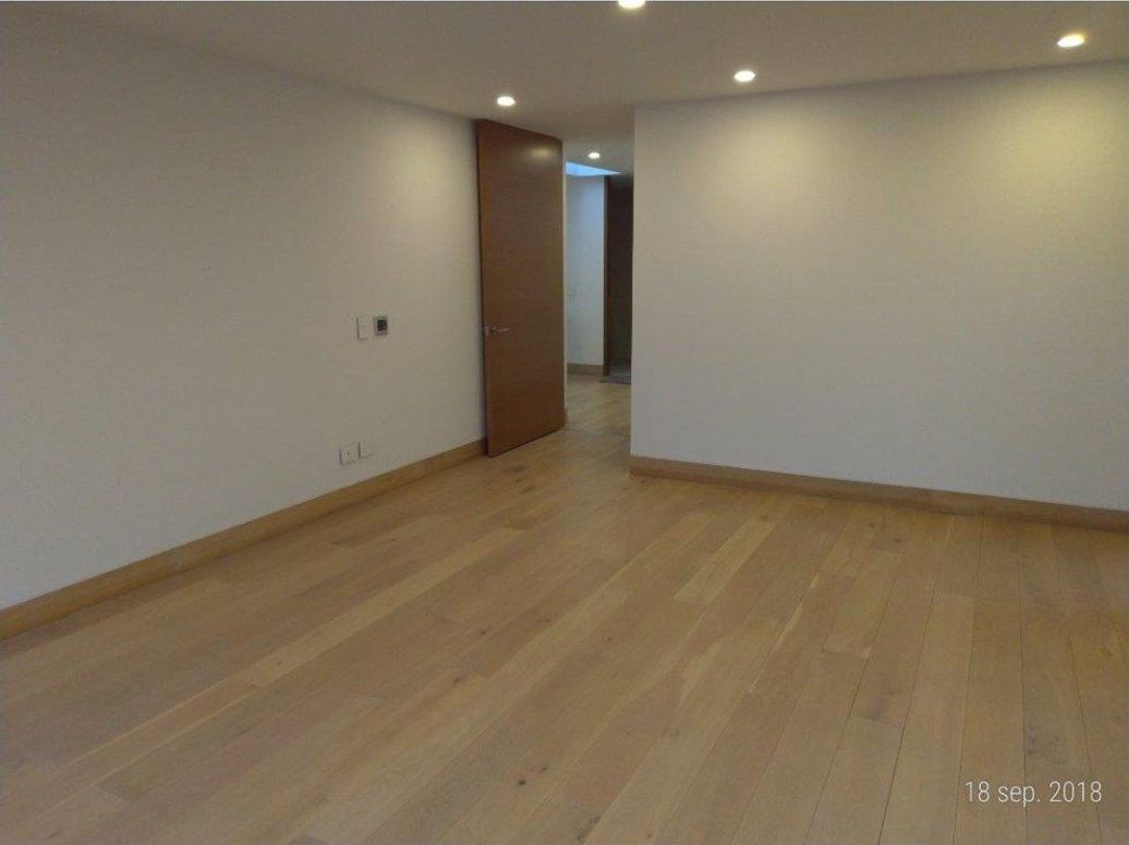 Apartamento de 3 alcobas en venta en Cerros De Suba, Bogotá, 255 m² · foto 11 de 20