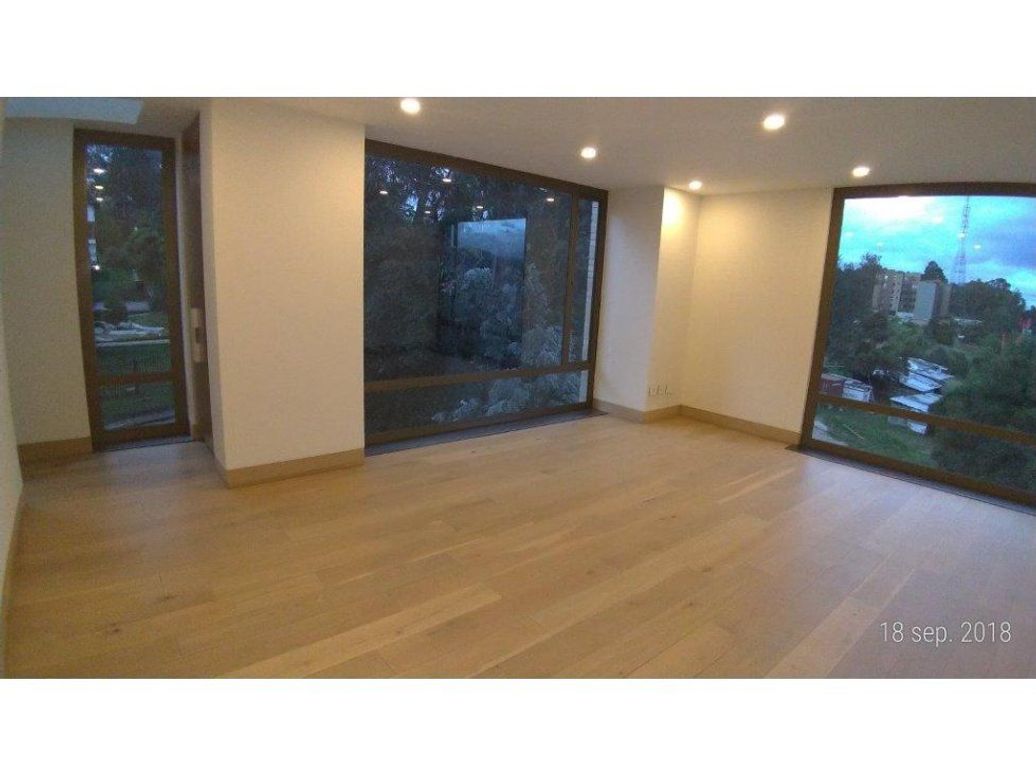 Apartamento de 3 alcobas en venta en Cerros De Suba, Bogotá, 255 m² · foto 15 de 20
