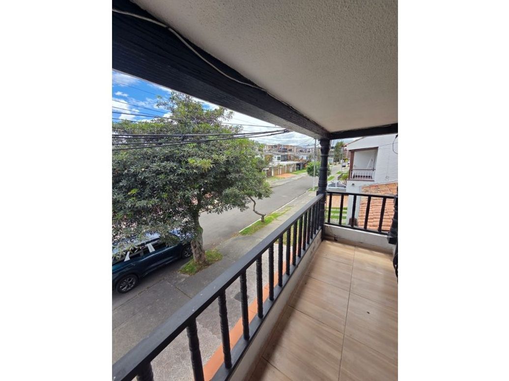 Casa de 6 alcobas en venta en Modelia, Bogotá, 400 m² · foto 3 de 20