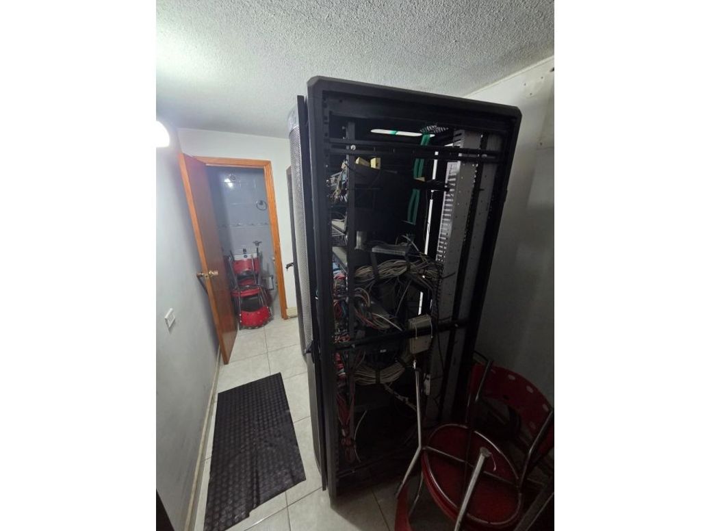 Casa de 6 alcobas en venta en Modelia, Bogotá, 400 m² · foto 13 de 20