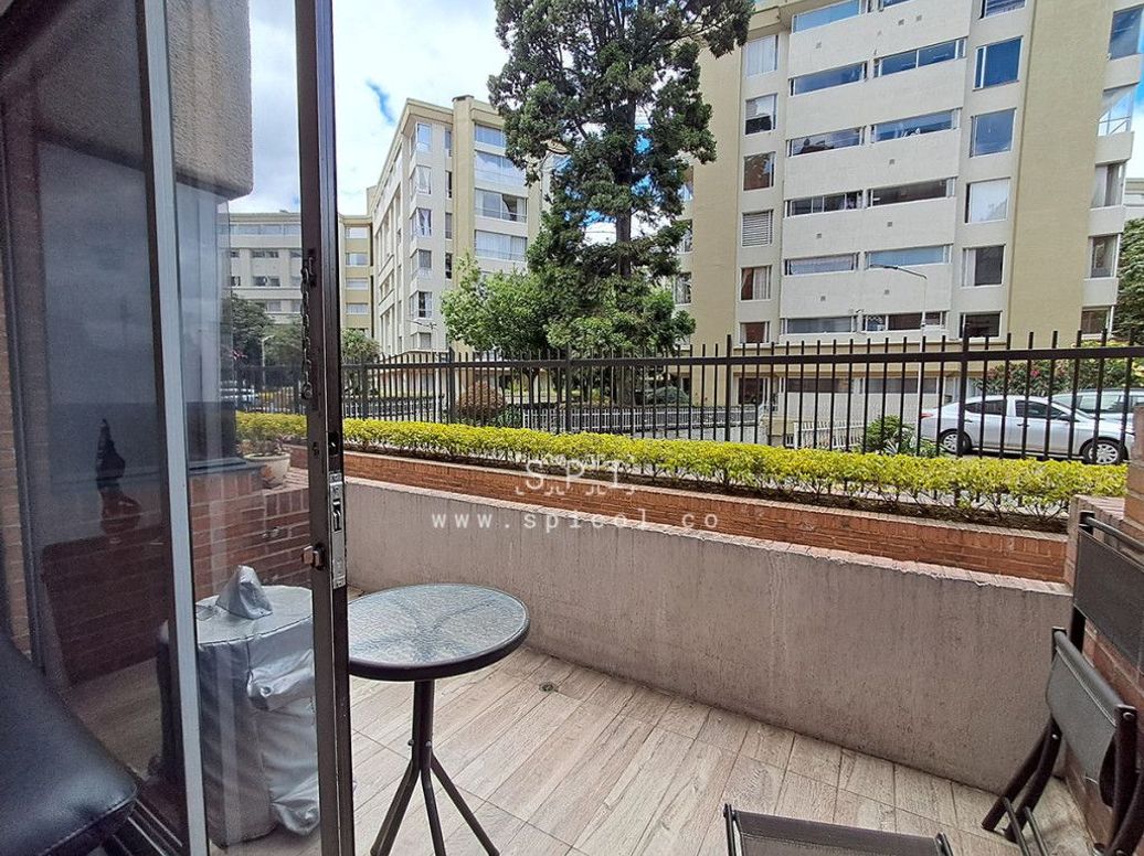Apartamento de 2 alcobas en venta en La Castellana, Bogotá, 97 m² · foto 3 de 16