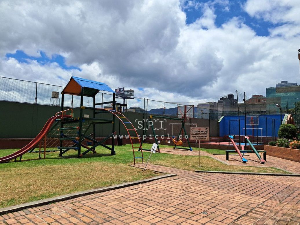 Apartamento de 2 alcobas en venta en La Castellana, Bogotá, 97 m² · foto 14 de 16