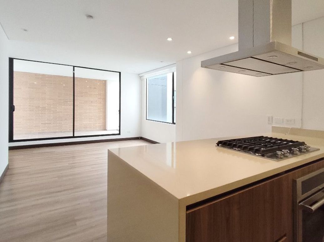 Apartamento de 2 alcobas en venta en Molinos Norte, Bogotá, 90 m² · foto 2 de 13