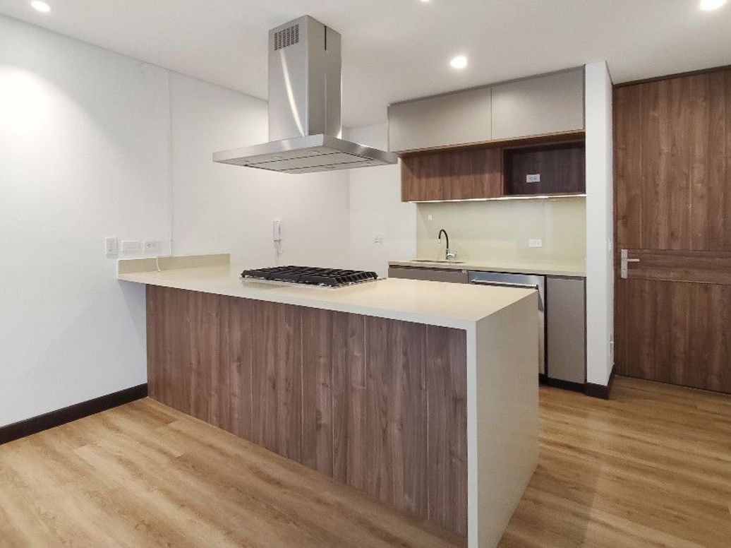 Apartamento de 2 alcobas en venta en Molinos Norte, Bogotá, 90 m² · foto 3 de 13