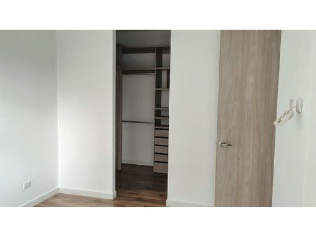Apartamento de 3 alcobas en venta en Ciudad Salitre, Bogotá, 101 m² · foto 7 de 20