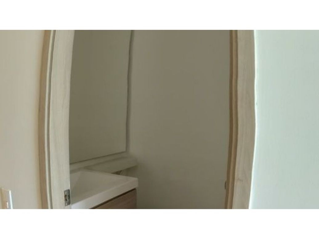 Apartamento de 3 alcobas en venta en Ciudad Salitre, Bogotá, 101 m² · foto 11 de 20