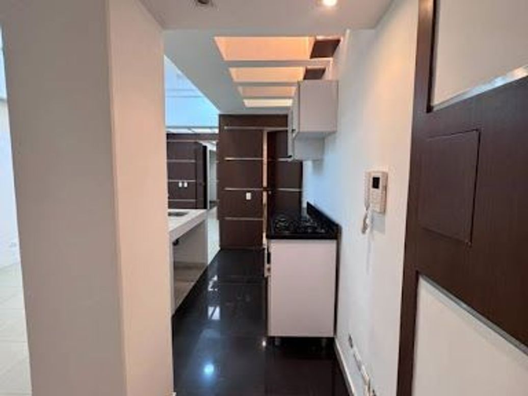 Apartaestudio en venta en Santa Barbara, Bogotá, 53 m² · foto 6 de 20
