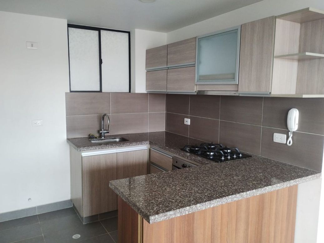 Apartamento de 2 alcobas en arriendo en Mazurén, Bogotá, 65 m² · foto 3 de 7