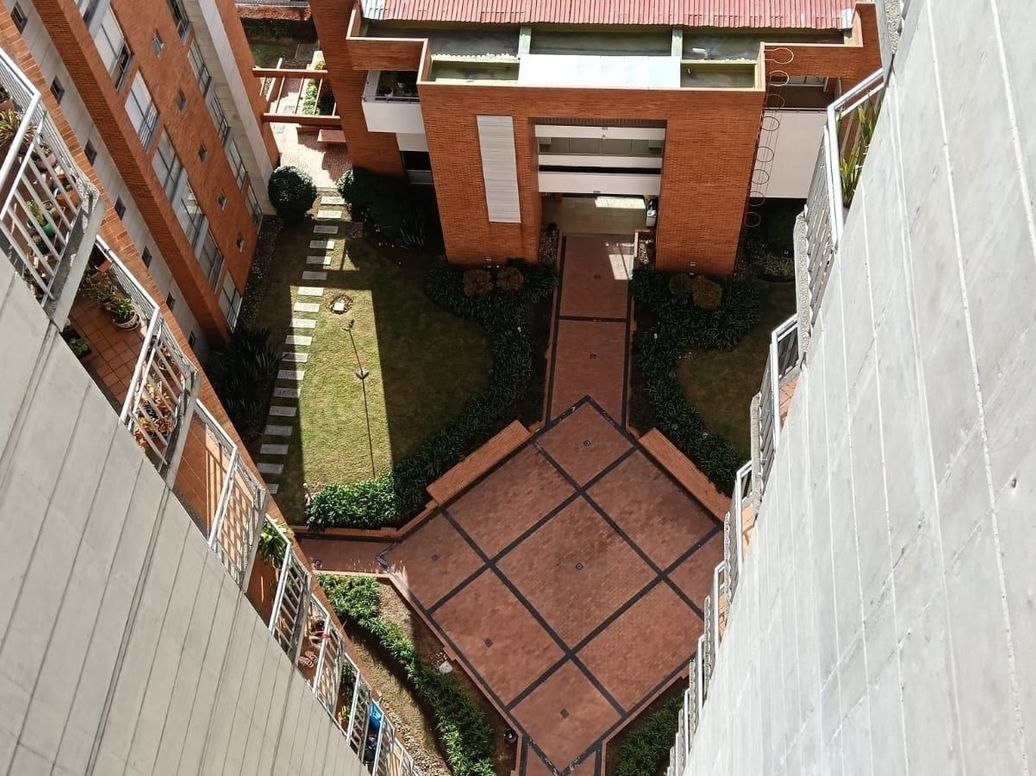 Apartamento de 3 alcobas en venta en San José De Bavaria, Bogotá, 77 m² · foto 4 de 20