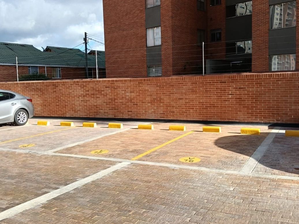 Apartamento de 3 alcobas en venta en San José De Bavaria, Bogotá, 77 m² · foto 3 de 20