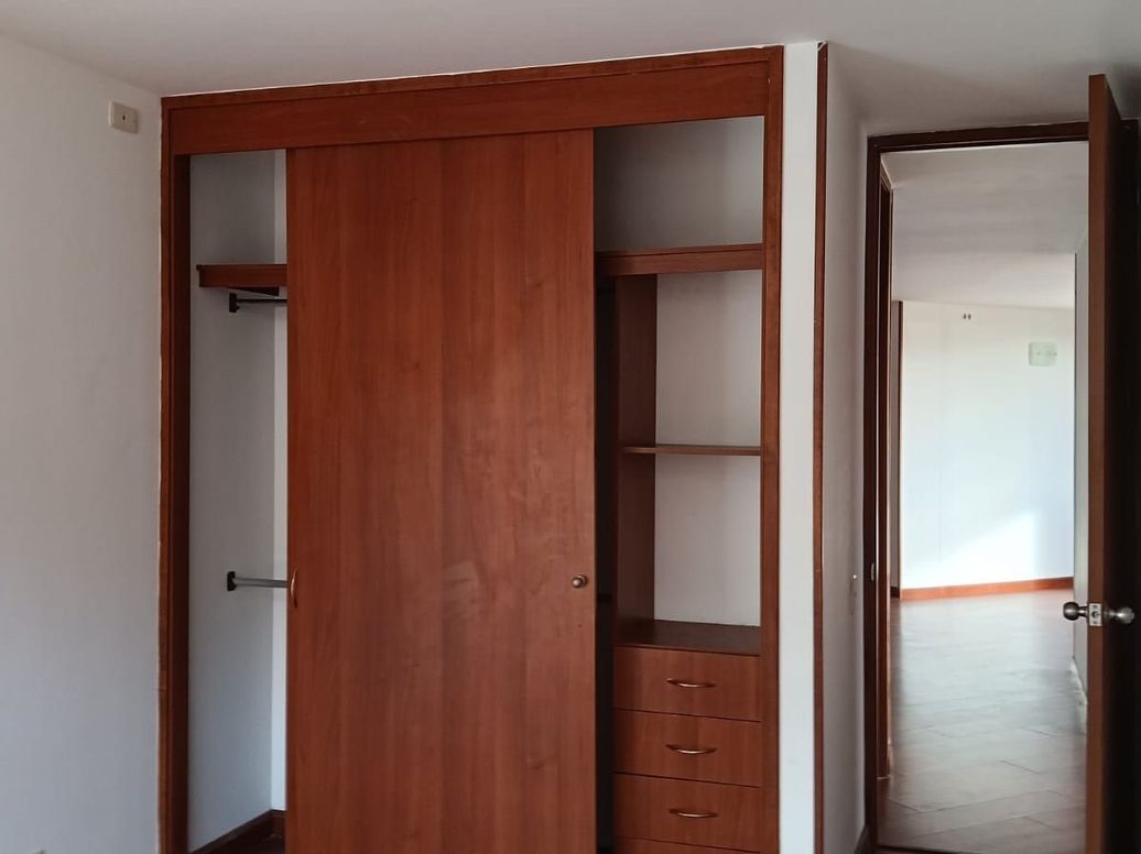 Apartamento de 3 alcobas en venta en San José De Bavaria, Bogotá, 77 m² · foto 10 de 20