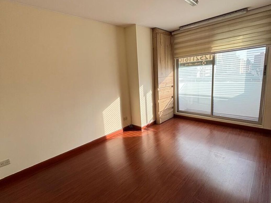 Apartamento de 2 alcobas en venta en Cedro Salazar, Bogotá, 80 m² · foto 4 de 11