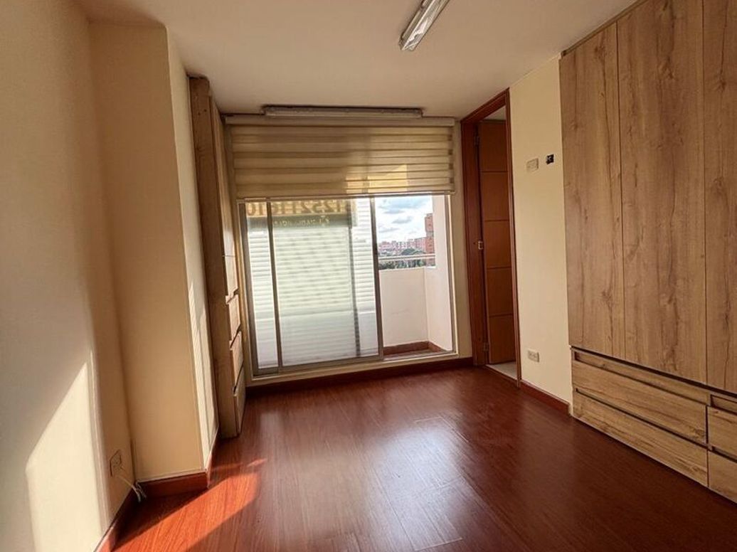 Apartamento de 2 alcobas en venta en Cedro Salazar, Bogotá, 80 m² · foto 3 de 11