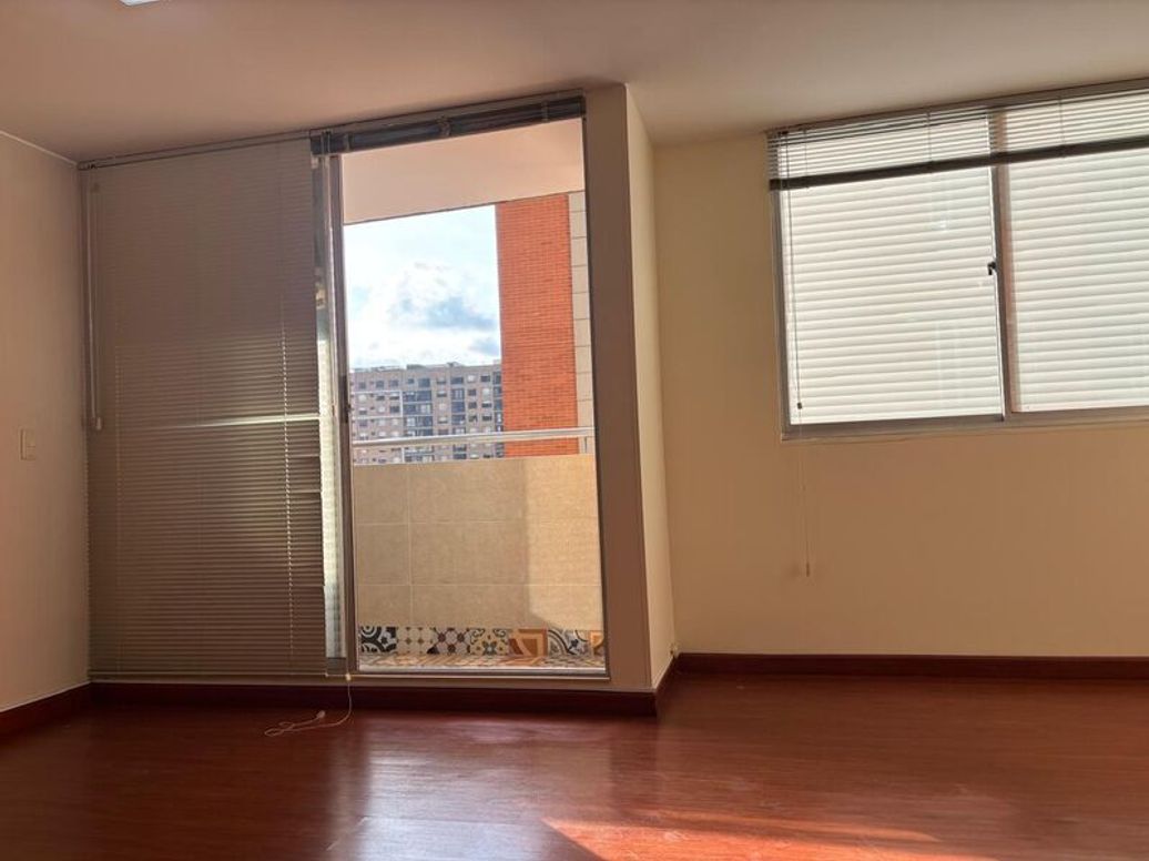 Apartamento de 2 alcobas en venta en Cedro Salazar, Bogotá, 80 m² · foto 7 de 11