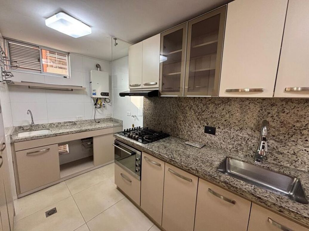 Apartamento de 2 alcobas en venta en Cedro Salazar, Bogotá, 80 m² · foto 10 de 11