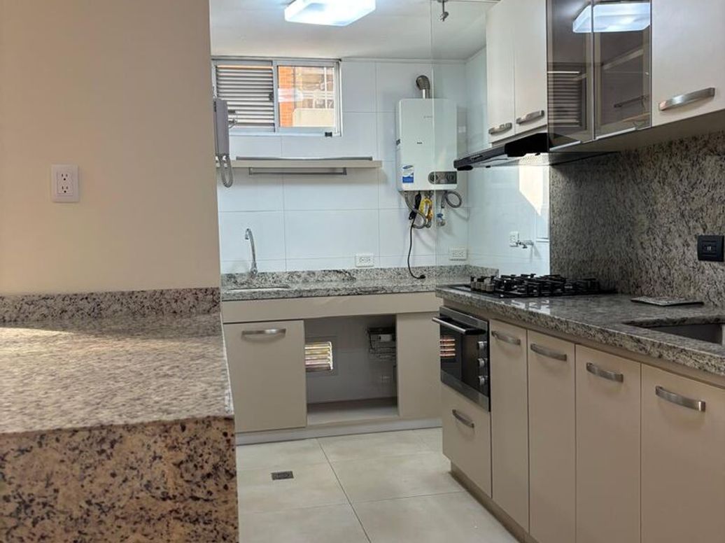 Apartamento de 2 alcobas en venta en Cedro Salazar, Bogotá, 80 m² · foto 11 de 11