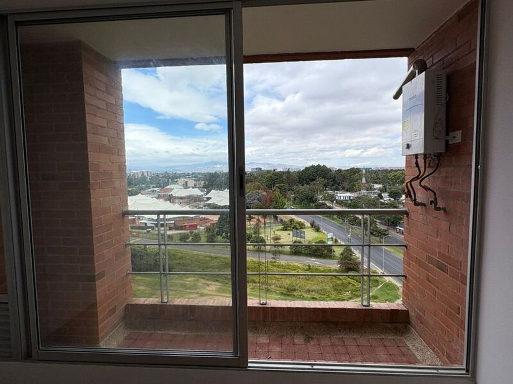 Apartamento de 2 alcobas en venta en Popular Modelo, Bogotá, 79 m² · foto 5 de 18