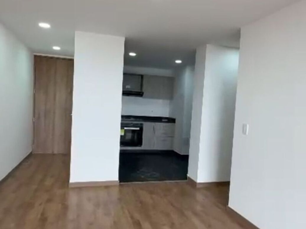 Apartamento de 2 alcobas en venta en Popular Modelo, Bogotá, 79 m² · foto 2 de 18