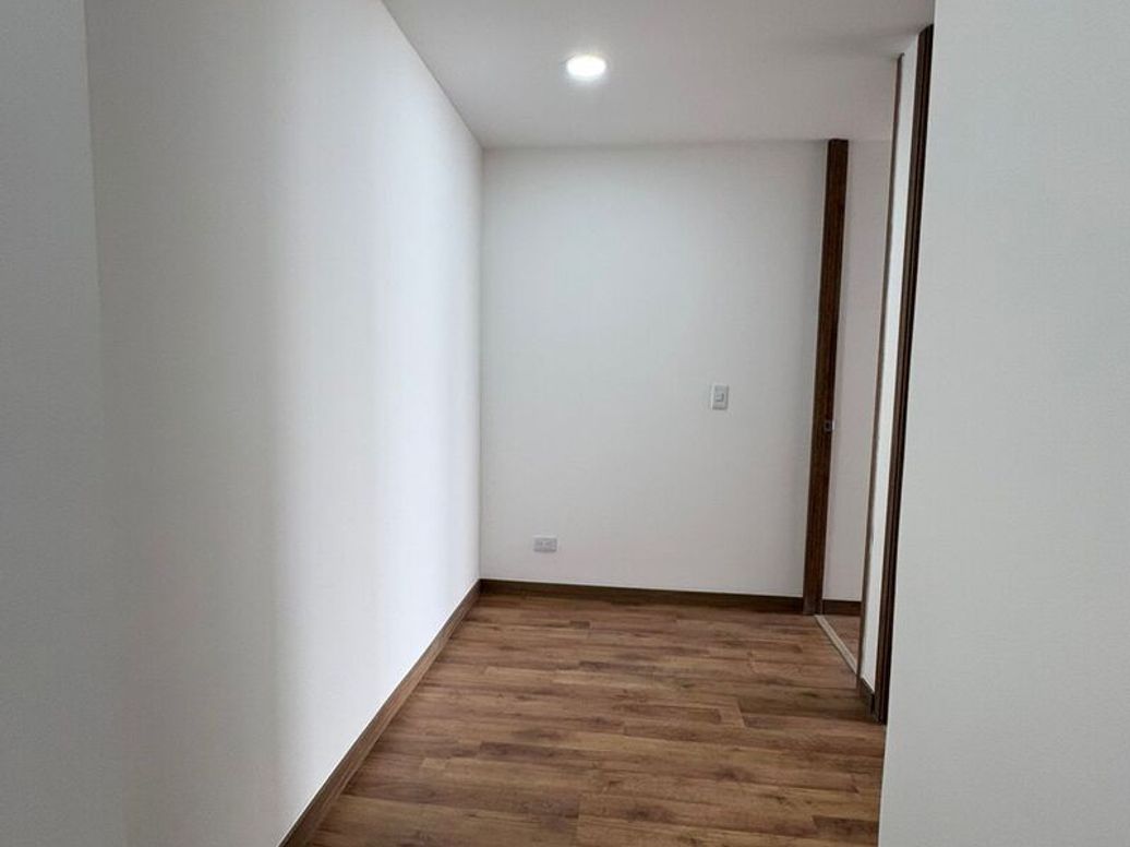Apartamento de 2 alcobas en venta en Popular Modelo, Bogotá, 79 m² · foto 7 de 18