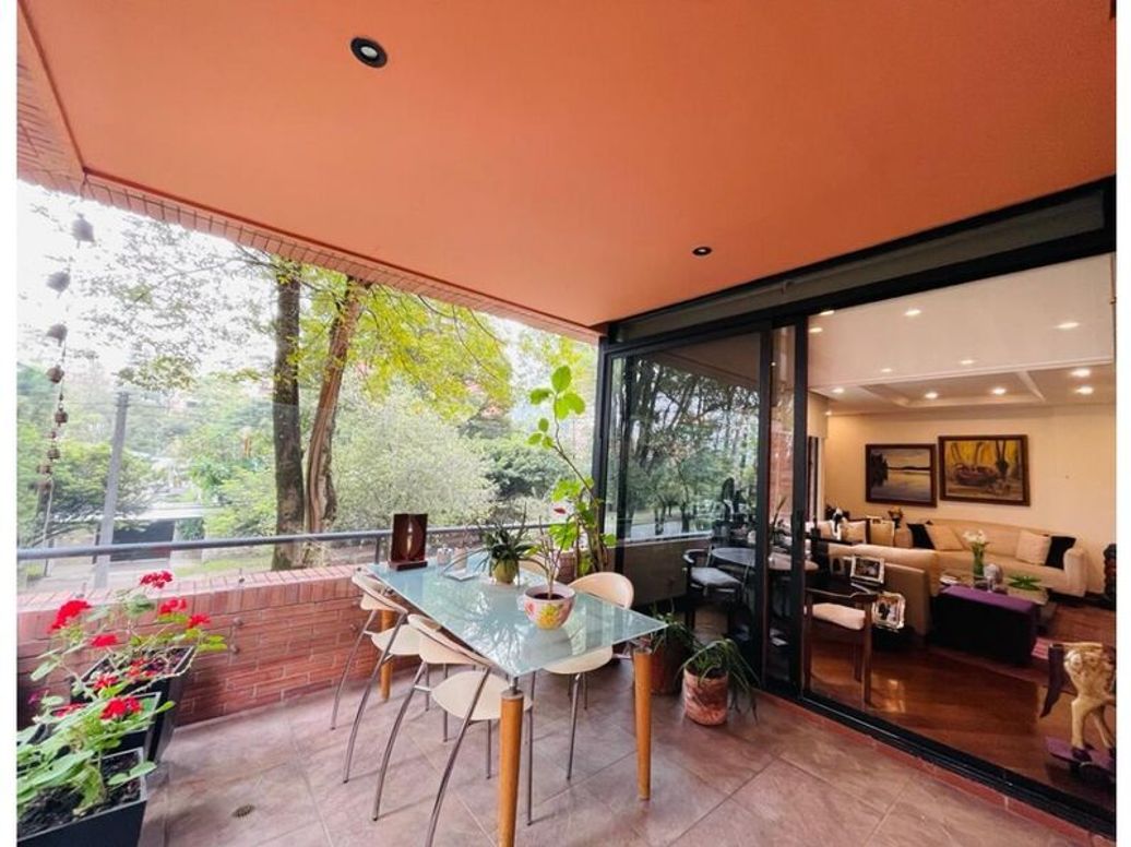 Apartamento de 3 alcobas en venta en La Cabrera, Bogotá, 260 m² · foto 14 de 20